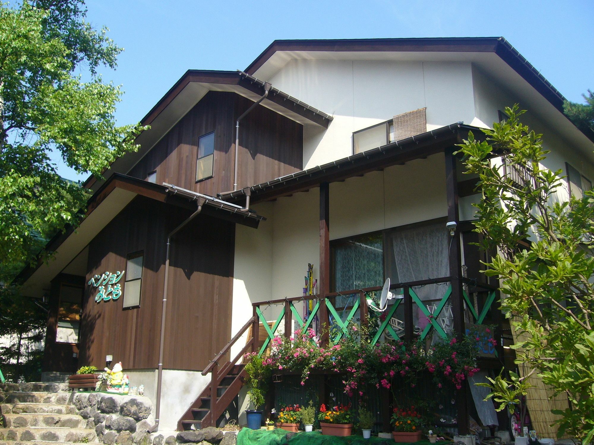 Pension Mitomo Kusatsu  Extérieur photo